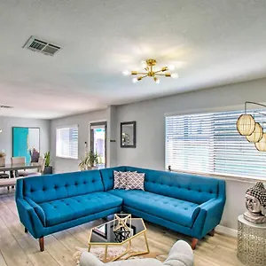 charming-phoenix-home-with-patio-about-3-mi-to-dtwn.hotelsofphoenix.com/